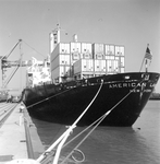 171663 Afbeelding van een Amerikaans containerschip in de haven te Rotterdam.